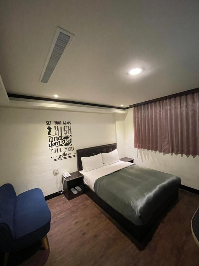 Holiday Business Hotel T'ai-tung Eksteriør bilde